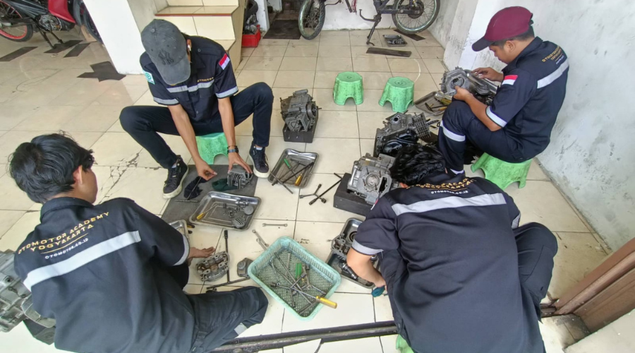 perbedaan motor karbu dan injeksi