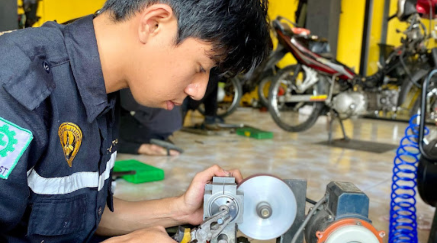 kursus mekanik motor balap